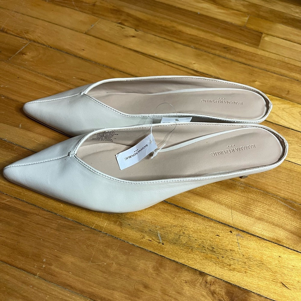 Banana Republic Women's Cream Leather Mules Size 7.5 Fast Shipping